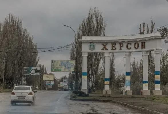 Після атак окупантів у Херсоні погіршився зв'язок, відсутній інтернет. У МВА кажуть, електрику вже почали подавати