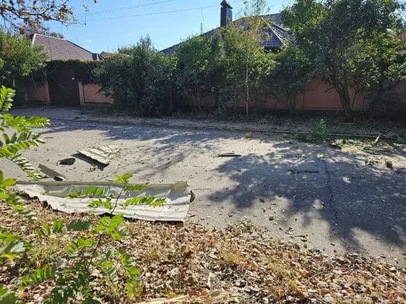 Через обстріл транспортного підприємства у Херсоні постраждали двоє працівників – ОВА