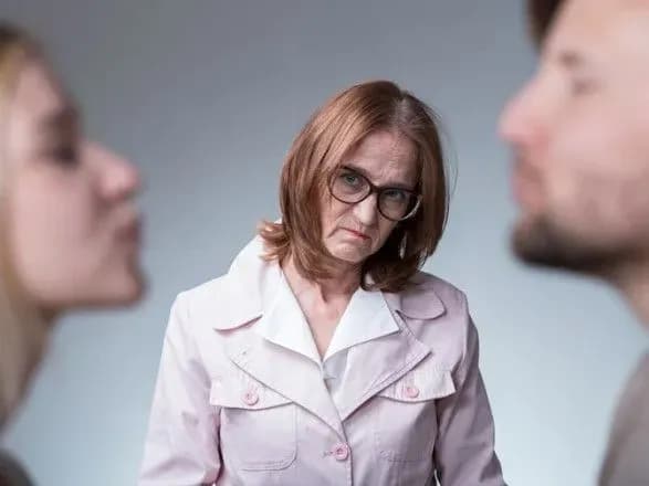 22 жовтня: День свекрухи та тещі, Всесвітній день людей з вадами мовлення