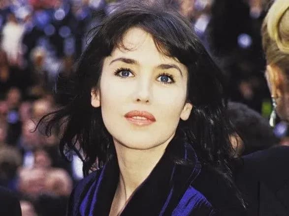 Актрису Ізабель Аджані судять за податкове шахрайство