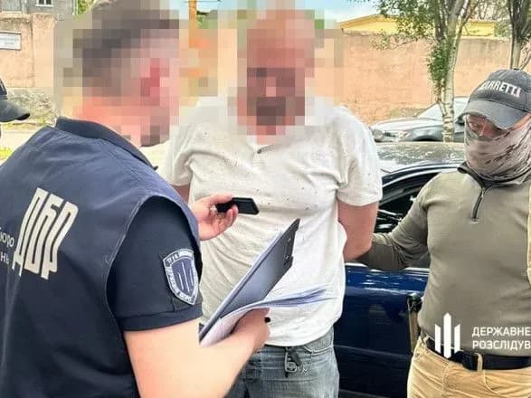 За 7,5 тисячі доларів робив ухилянтам довідки про психічні розлади: справу правоохоронця передали до суду