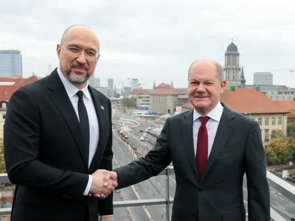 Премьер Шмыгаль обсудил с канцлером ФРГ Шольцом использование замороженных активов рф