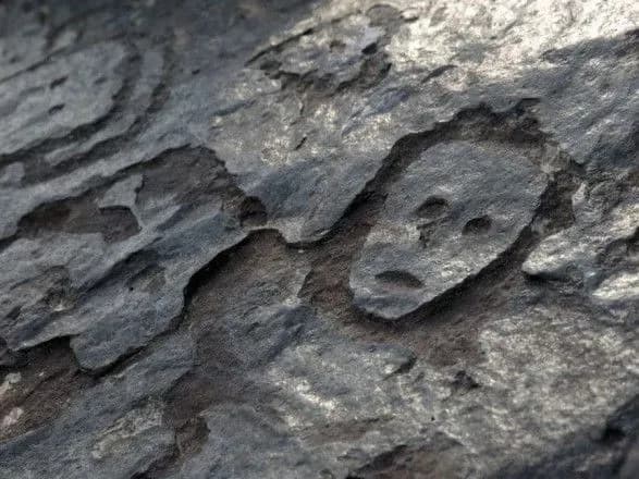 Древние бразильские наскальные изображения человеческих лиц обнаружены вдоль реки Амазонка