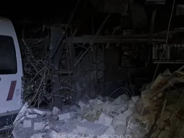 Ворожий обстріл середмістя Херсона: поранено сімох людей