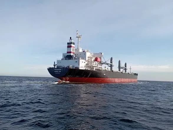 Український коридор: чотири судна рухаються в напрямку Босфору, 11 суден - зайшли під завантаження в порти Одеси