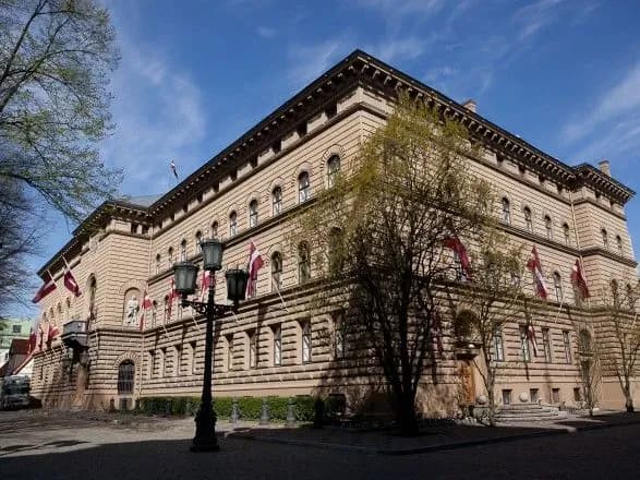 У Латвії на шляху до заборони авто з номерами рф: за порушення хочуть конфісковувати і передавати Україні