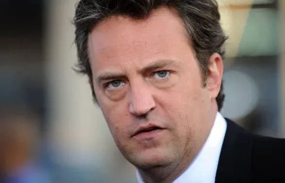 Помер американський актор, зірка серіалу "Друзі" Метью Перрі - ЗМІ