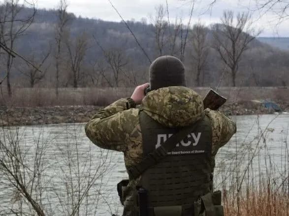 За время военного положения разоблачены более 280 преступных групп, которые обещали вывезти мужчин за границу