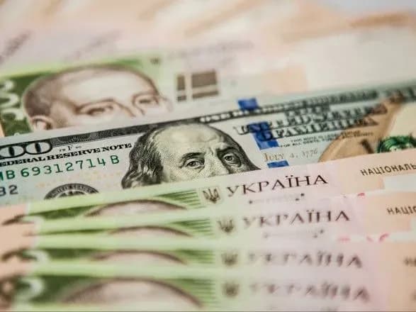 Долар по 42 грн та зменшення кількості банків - прогноз експерта на найближче півріччя
