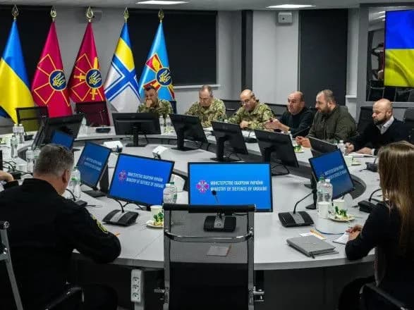 Умеров провел встречу с главой Минстратегпрома: оружия будет больше