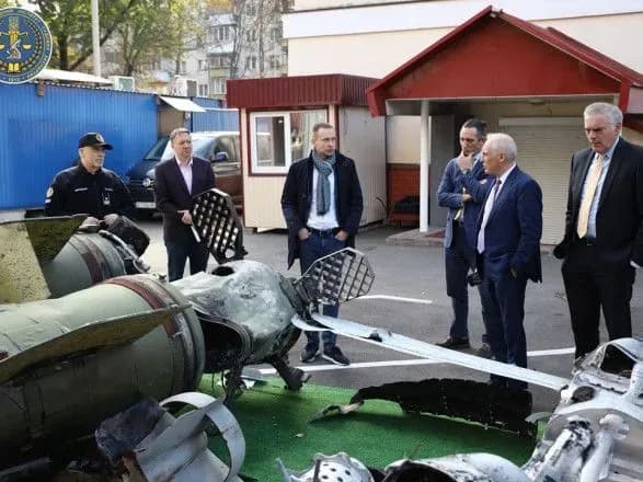 Мін'юст та КНДІСЕ показали ФБР американську мікроелектроніку у зброї росії, якою та кошмарить Україну