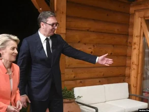 Глава Єврокомісії фон дер Ляєн закликала Сербію де-факто визнати незалежність Косова