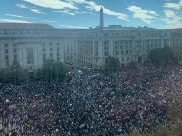 Десятки тисяч людей мітингували на підтримку палестинців у Вашингтоні, Лондоні та Парижі