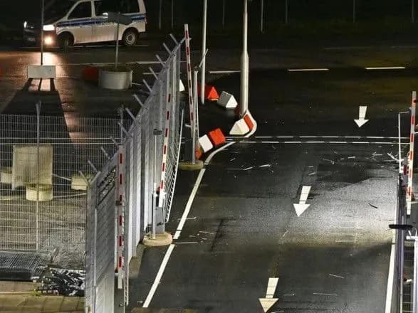 Озброєний чоловік, який в Гамбургу взяв у заручники власну доньку, здався правоохоронцям