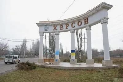 У Херсоні через нічні обстріли пошкоджений 5-поверховий будинок