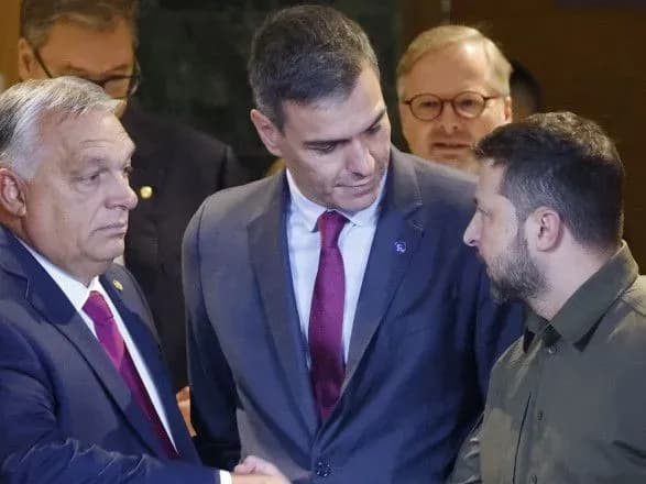 Угорщина знову пригрозила блокувати початок переговорів про вступ України до ЄС