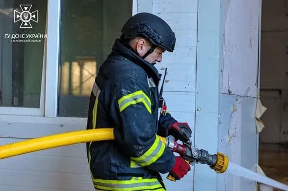 Ворог атакує Херсон із самого ранку, була пожежа - ДСНС