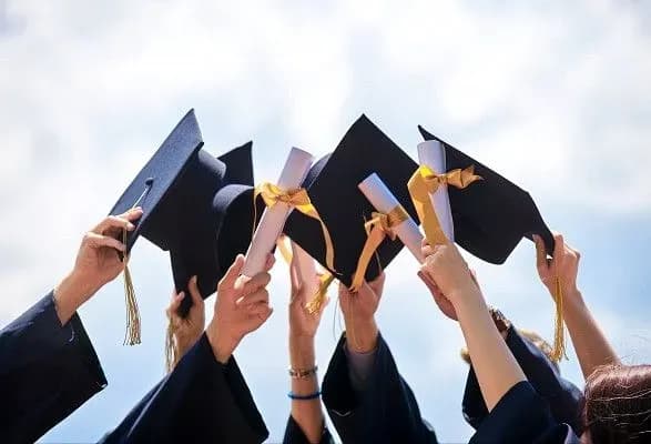 Заочная и вечерняя форма обучения не отменена: в образовательном комитете ВР дали разъяснения