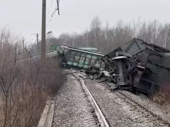 У рф почали розслідувати як теракт вибух і сходження з колій 19 вантажних вагонів під Рязанню