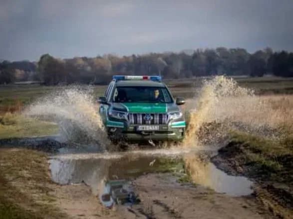 У Польщі затримали українця за перевезення нелегалів