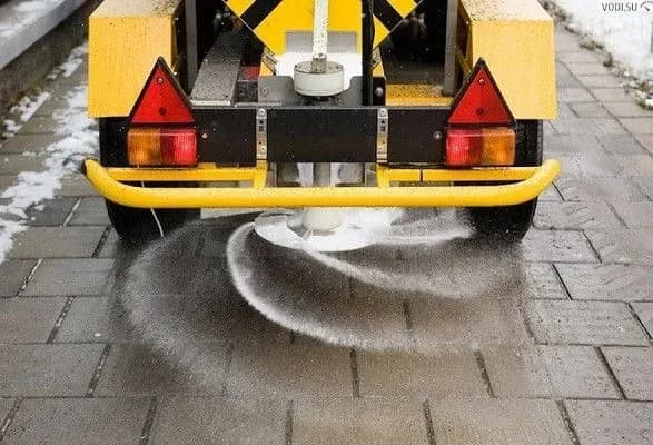 Сіль для вінницьких доріг: п’ять тендерів за неповний рік і до деяких є питання
