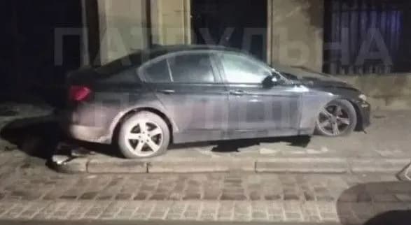 Водій, який в'їхав у браму Личаківського цвинтаря у Львові, сплатить понад пів мільйона гривень компенсації