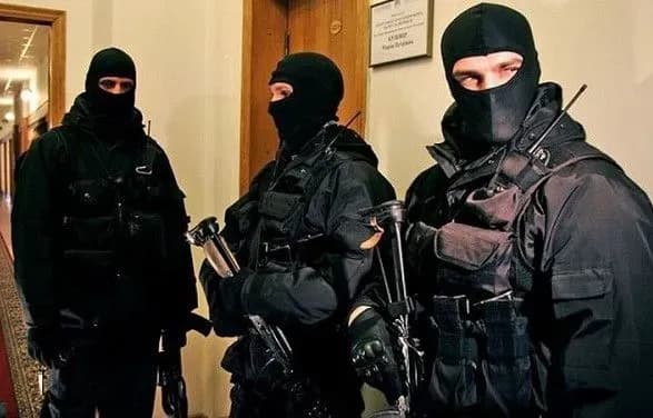 У "Київзеленбуді" вдруге за місяць правоохоронці проводять обшуки