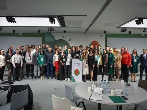 "Насіння для майбутнього": підсумки освітньої програми від Huawei в Україні