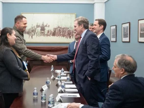Єрмак зустрівся з членами комітету з питань розвідки Палати представників США: обговорили посилення захисту українського неба
