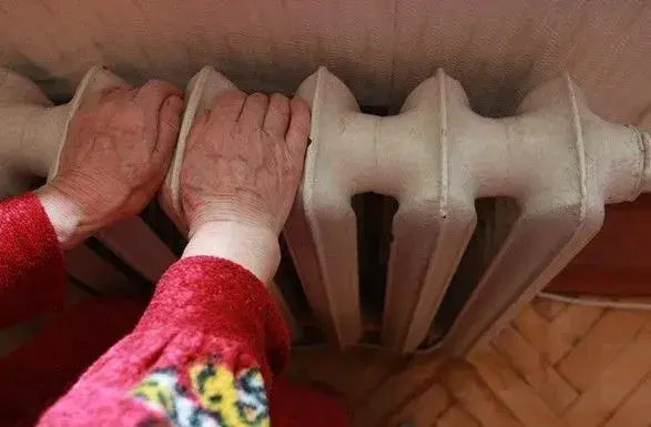 В Києві сталась аварія на тепломережі: пошкодження локалізували, низка будинків без гарячої води та тепла