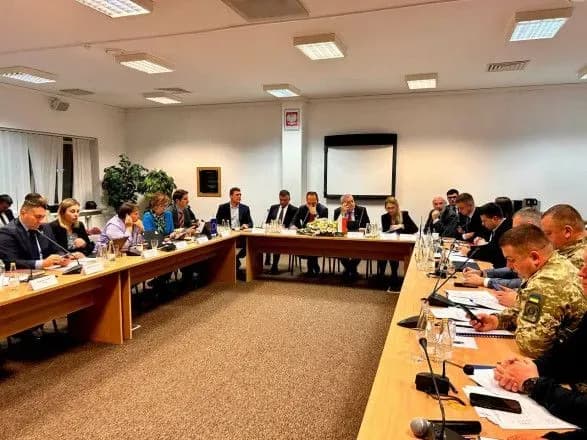 Представники української та польської влади провели переговори із страйкарями-перевізниками: рішення не знайшли