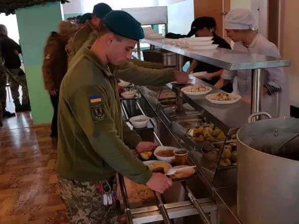 Сытость, устойчивость и унифицированность: какой должна быть реформа обеспечения армии питанием и справится ли с ее проведением Умеров