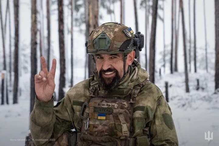 Russian and Ukrainian troops continue their offensive, despite rain and snow 