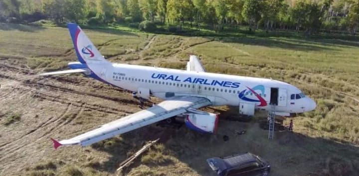 Ukrainian intelligence has obtained a large volume of classified documents of "Rosaviation": Russian civil aviation is on the verge of collapse