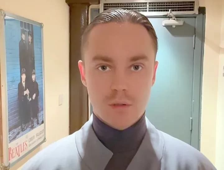 Український співак Артем Пивоваров відклав благодійний концерт у Дубліні через заворушення у місті