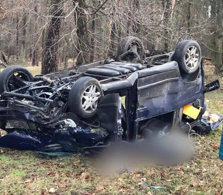 Two cars collide near Kyiv, one of them overturned: one dead and one injured