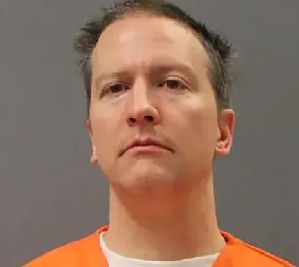 In the US, a former police officer convicted of killing a black man was wounded in prison