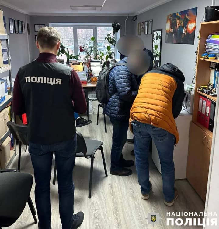 Розтратили 4,3 млн гривень на реконструкції ліфтів у Києві: правоохоронці повідомили про підозру двом столичним посадовцям та підприємцям 