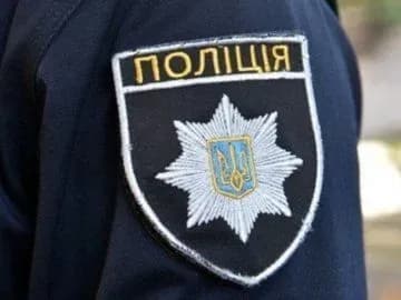 У Запоріжжі патрульні врятували хлопчика, який потрапив у водяну пастку