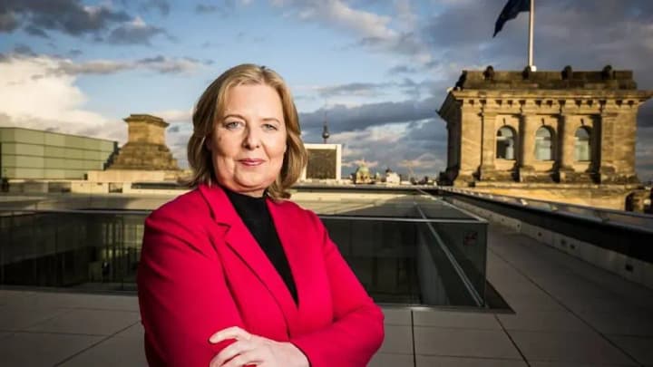 Расходы на прическу и макияж Президента бундестага в прошлом году превысили 13000 евро