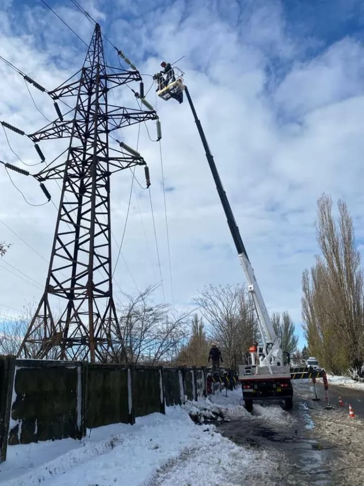 Due to bad weather, 368 settlements in 9 regions are without electricity