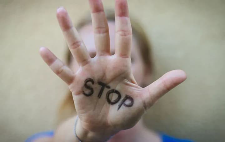 В Україні сформували реєстр засуджених за сексуальні злочини проти дітей: внесено вже 600 злочинців