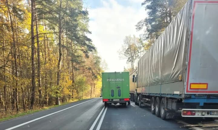 20 українських водіїв евакуйовано з польського кордону через страйк