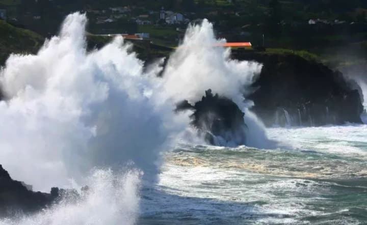  В Криму через шторм загинуло п’ятеро людей