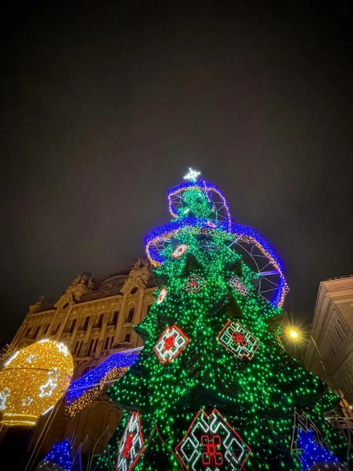 In Odessa, on St. Nicholas Day, a new year's tree was lit