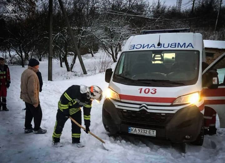   Bad weather in Kyiv: more than 260 units of special equipment are working on the streets  