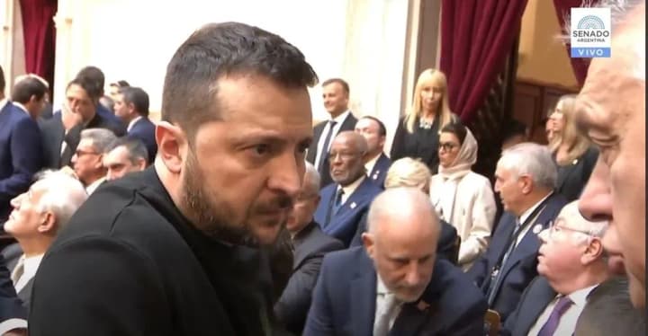 Zelenskyy held a talks with Orban at the presidential inauguration ceremony in Argentina