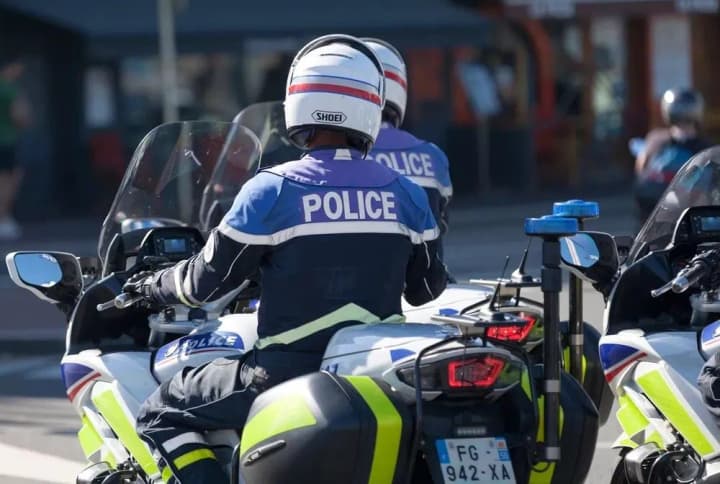 У центрі Парижа зухвало пограбували бутик на півмільярда євро