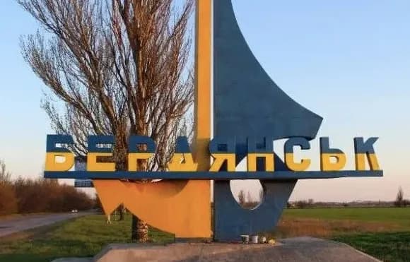 В окупованому Бердянську повідомляють про вибухи 