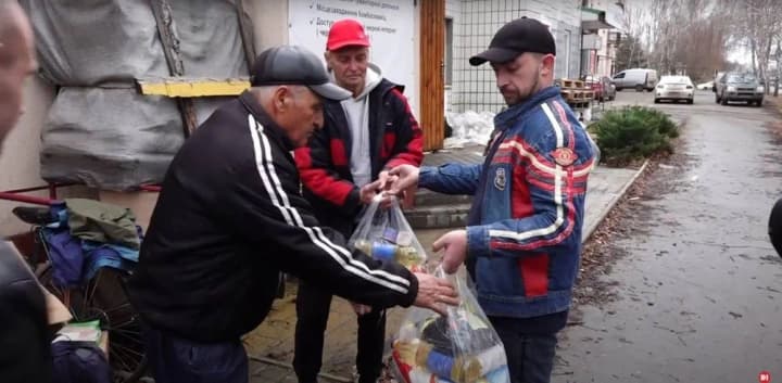 Благодійники на Донеччині роздали 900 продуктових наборів